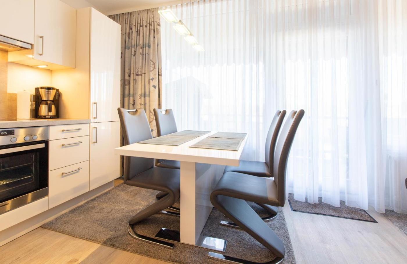 Ferienwohnung Bodo'S Strandkorb ลูเบค ภายนอก รูปภาพ